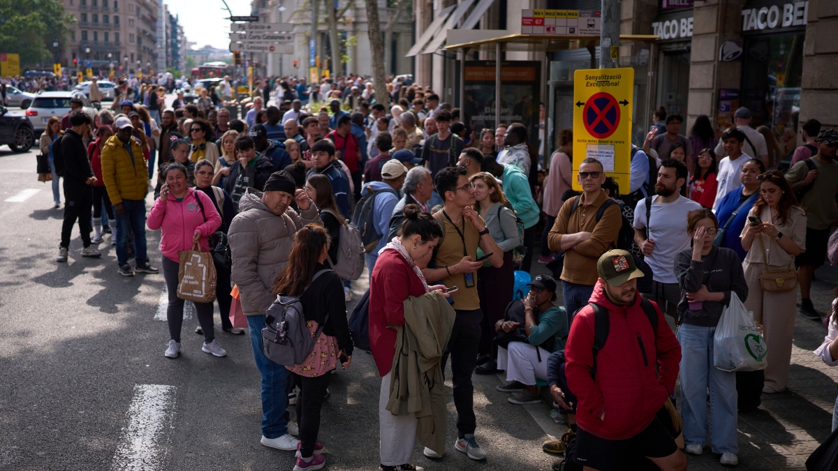 Νέα κρίση στην Ισπανία: Μπλακ άουτ σε ίντερνετ και τηλέφωνα - Εκτός λειτουργίας οι γραμμές έκτακτης ανάγκης
