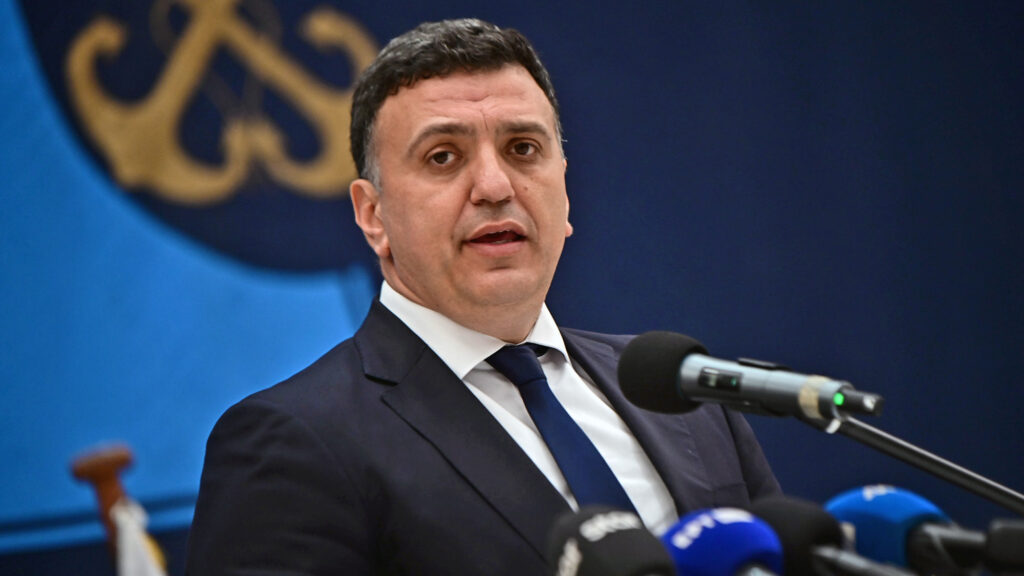Ο Βασίλης Κικίλιας απομάκρυνε τον Λιμενάρχη Αλοννήσου