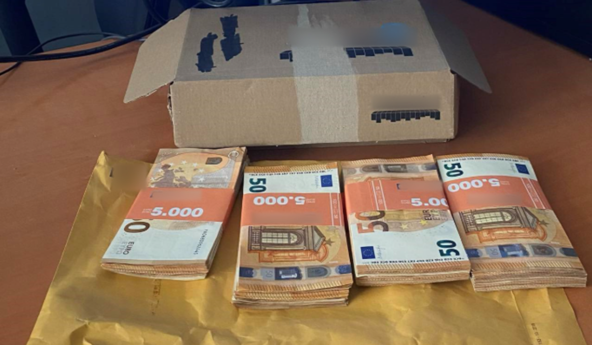 Ηλικιωμένος «ανακύκλωσε» 20.000 ευρώ – Πέταξε το κουτί με τα χρήματα αλλά στάθηκε τυχερός
