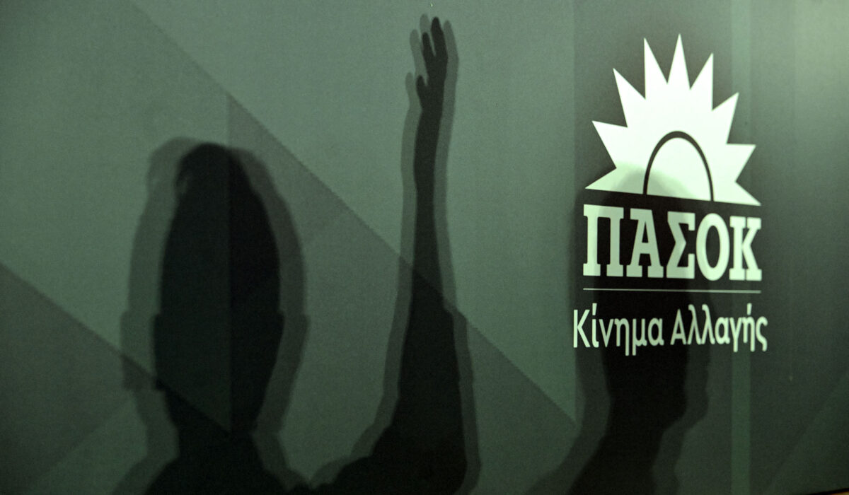 ΠΑΣΟΚ για ΟΠΕΚΕΠΕ: Ο Μητσοτάκης φορά τον μανδύα του «αδιάφθορου» και αποσιωπά τις ευθύνες των υπουργών του