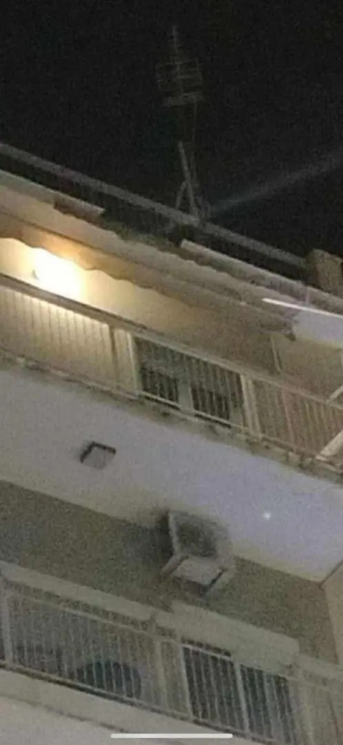Πάτρα: Έπεσαν μάρμαρα από μπαλκόνι 5ου ορόφου - Χαροπαλεύει 59χρονος, κινδύνευσε δήμαρχος