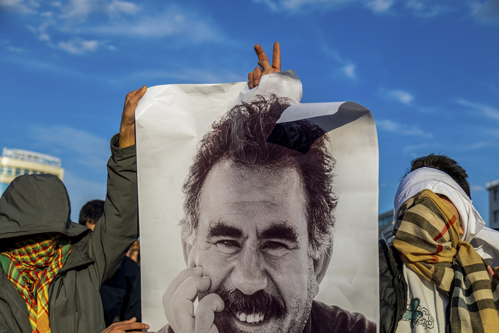 Το PKK ανακοίνωσε τη διάλυσή του και το τέλος του ένοπλου αγώνα