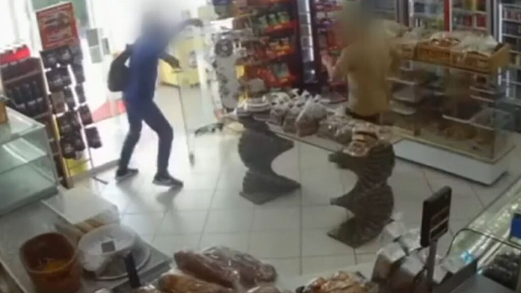 Πόρτο Ράφτη: Φούρναρης πάλεψε με ληστή για να μη χάσει τις εισπράξεις - «Θα σε σουβλίσω»
