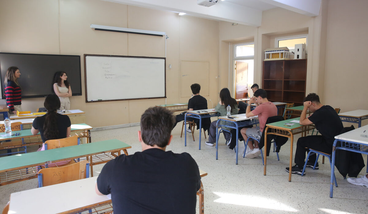 Πανελλήνιες 2025: Πιο δύσκολη η Έκθεση από πέρυσι, «παγίδες» στη Γλώσσα – Τι λένε καθηγητές