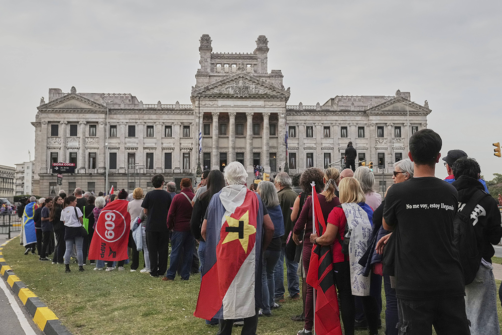 Ουρουγουάη: Με τραγούδια το «τελευταίο αντίο» στον «Πέπε» Μουχίκα – 100.000 κόσμος στην αγρύπνια