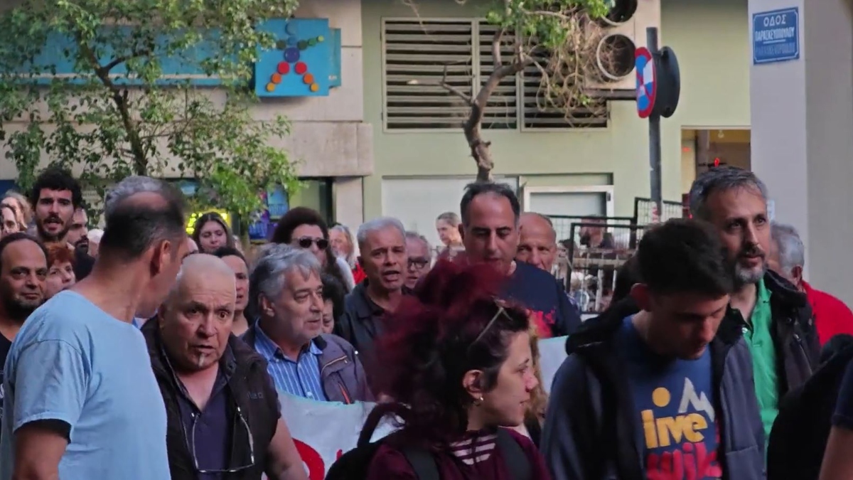 «Ντροπή, ντροπή!» - Κύμα οργής στα Σεπόλια για έξωση σε οικογένεια που έχει παιδί με αναπηρία