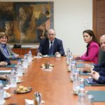 Τετ α τετ Θεοδωρικάκου με στελέχη της κρατικής αναπτυξιακής τράπεζας των ΗΠΑ