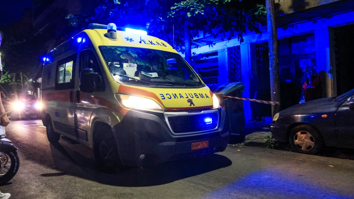 Περίεργη υπόθεση στη Θεσσαλονίκη με διασωληνωμένη 25χρονη που βρέθηκε σε πεζοδρόμιο