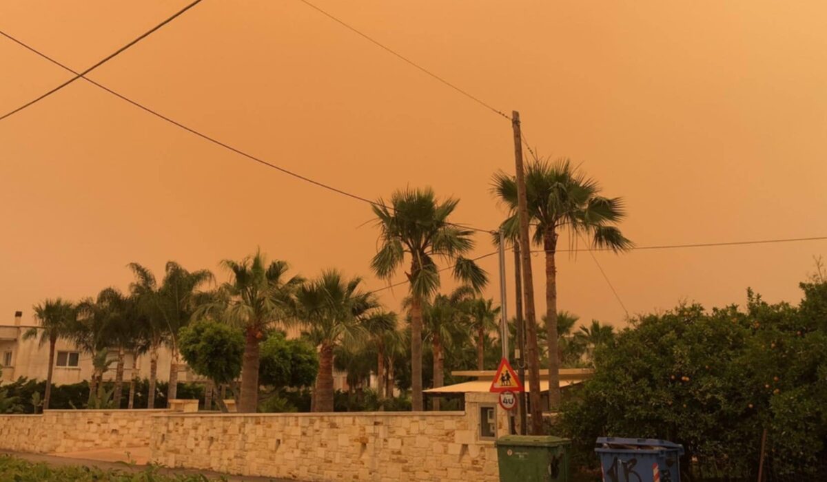 Καιρός: Η αφρικανική σκόνη «έπνιξε» την Κρήτη – «Κοκκίνησε» ο ουρανός