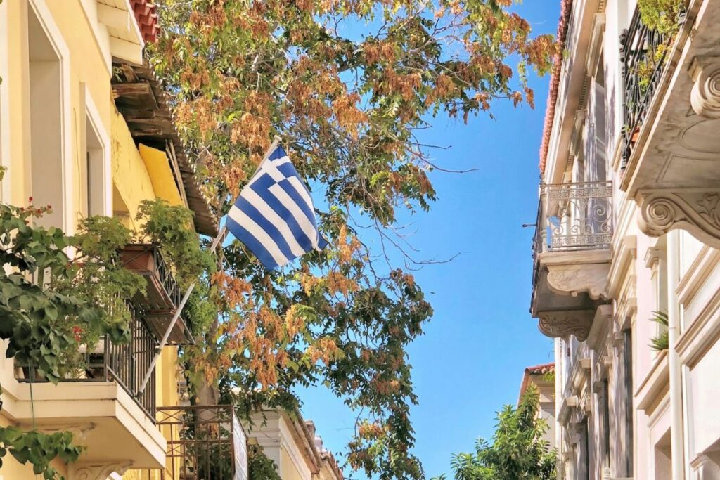 Forbes: Οι 5 ευρωπαϊκές πόλεις όπου αγοράζεις σπίτι πιο φθηνά κι από τροχόσπιτο – Η μία ελληνική