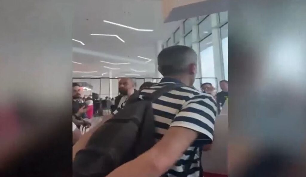 Άμπου Ντάμπι: Ατελείωτο το ταξίδι επιστροφής για 200 Έλληνες – 40 ώρες εγκλωβισμένοι