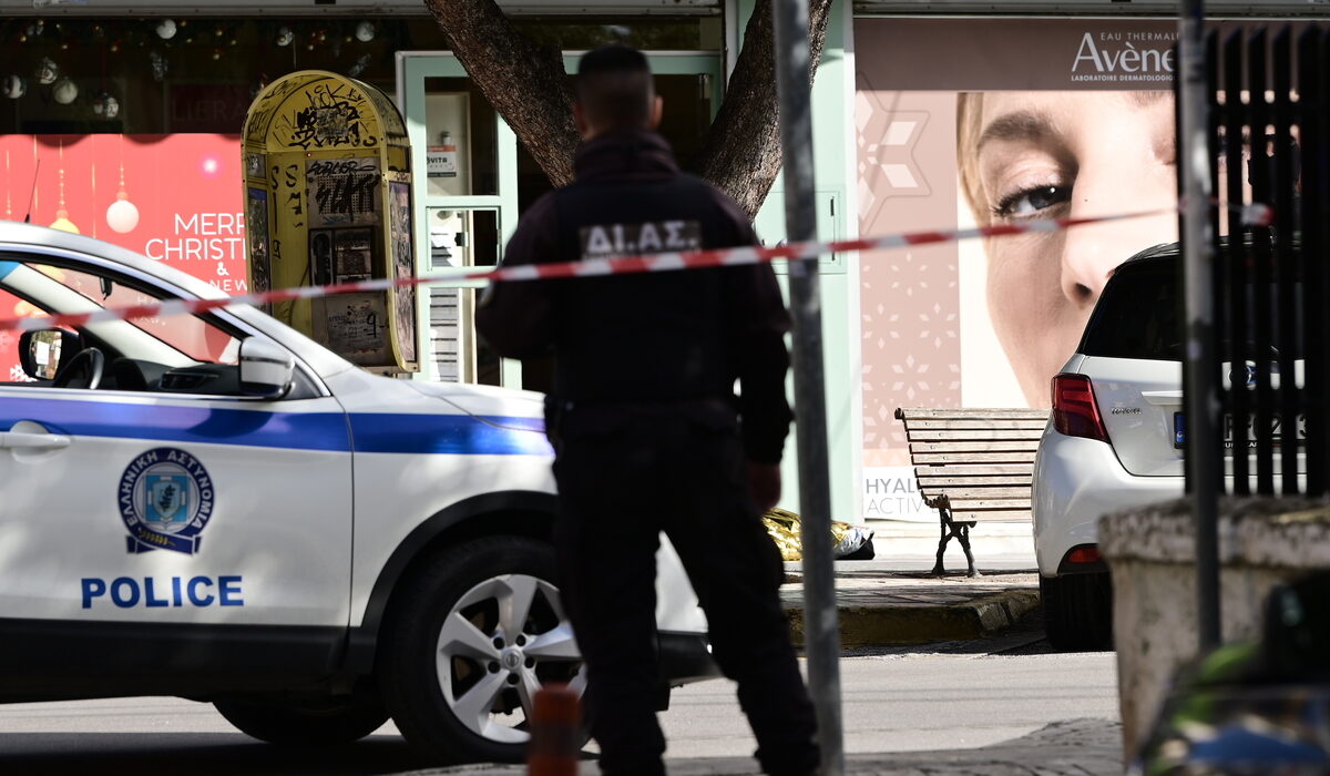 Πυροβολισμοί στον Κολωνό – Άνοιξαν πυρ μέσα από αυτοκίνητο