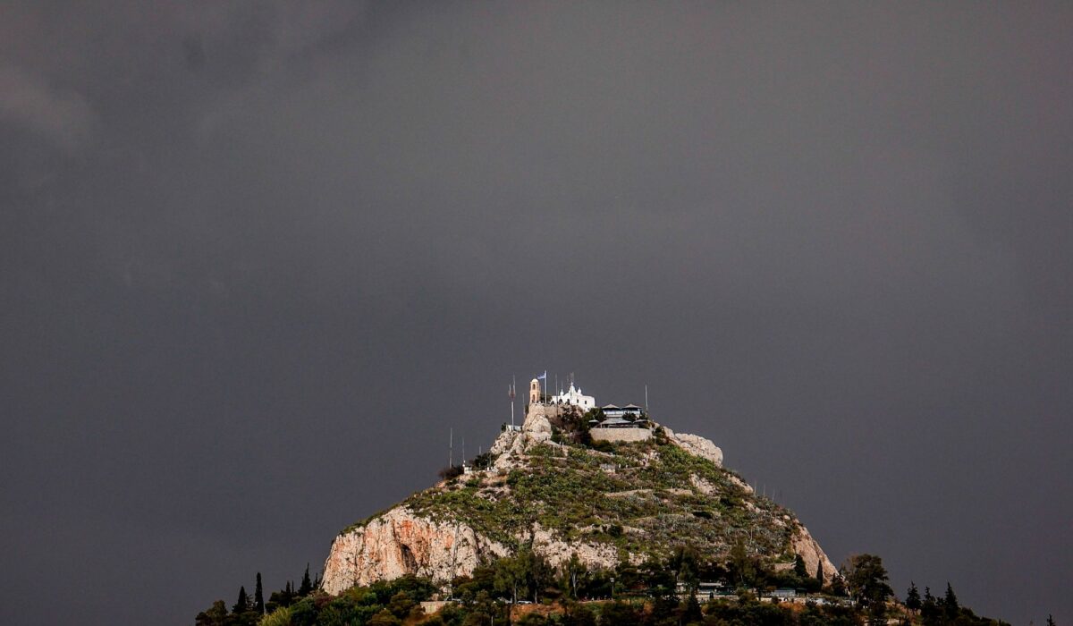 Μέχρι τι ώρα θα βρέχει στην Αθήνα σήμερα