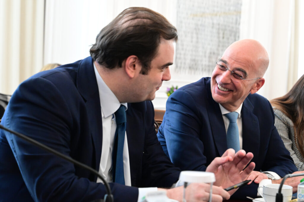 Δημοσκόπηση Alco: Δένδιας και Πιερρακάκης οι πιο πετυχημένοι υπουργοί της κυβέρνησης