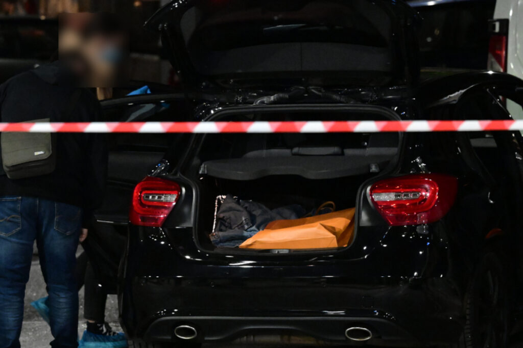 Πυροβολισμοί σε μέλος της Greek Mafia που οδηγούσε Mercedes