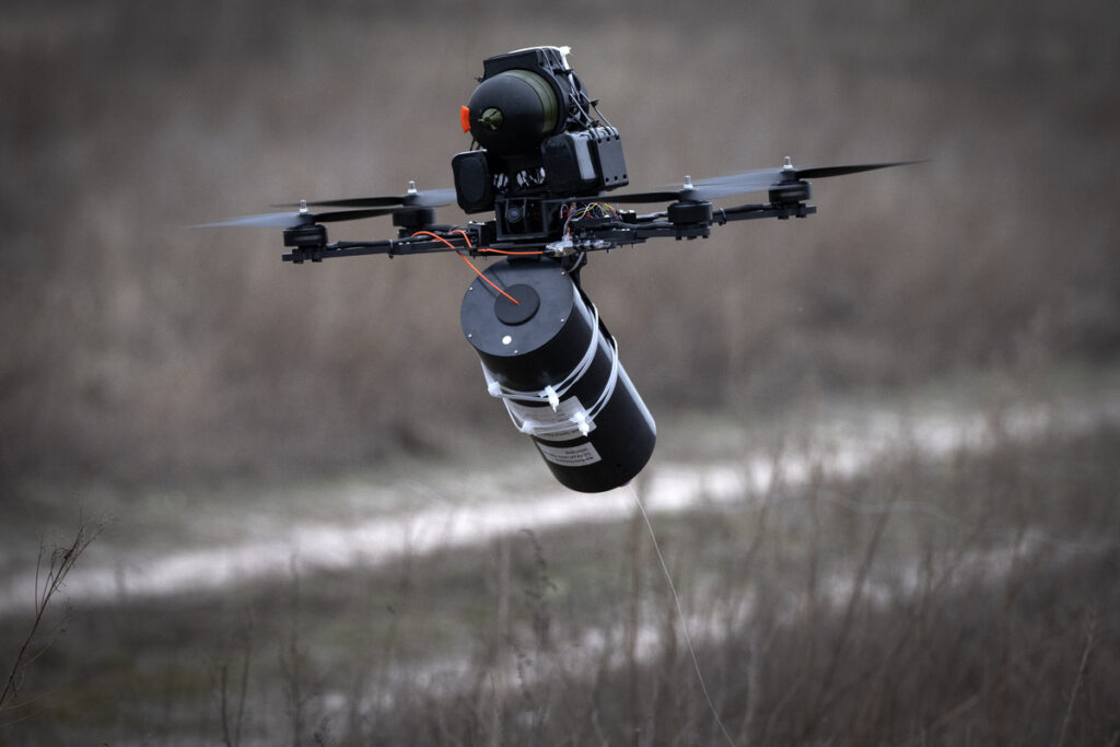 Νέο όπλο στον πόλεμος στην Ουκρανία, drone με οπτική ίνα