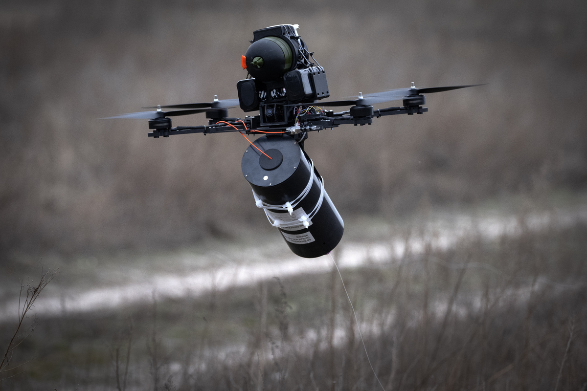 Νέο όπλο στον πόλεμος στην Ουκρανία, drone με οπτική ίνα