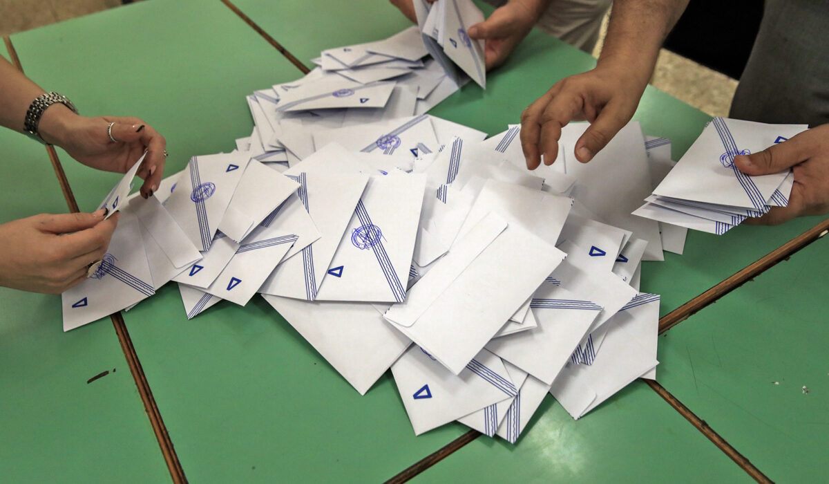 Δημοσκόπηση Interview: Στο 30% η ΝΔ, δεύτερο το ΠΑΣΟΚ, τέταρτη η Πλεύση Ελευθερίας