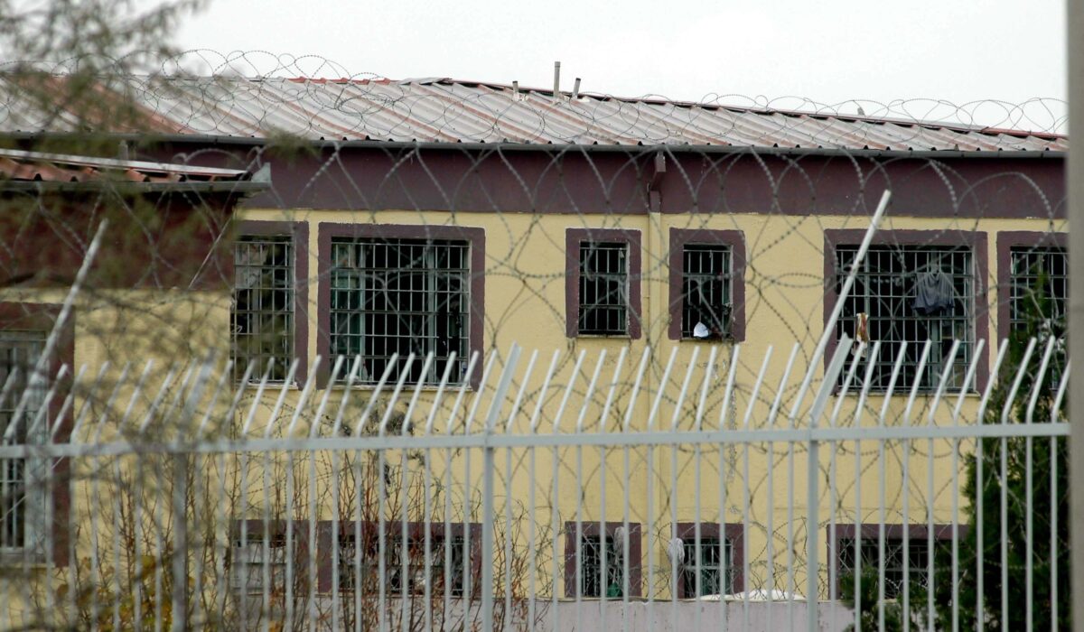 Επεισόδιο βίας στις Φυλακές Λάρισας: Κρατούμενος ξυλοκόπησε σωφρονιστικούς υπαλλήλους