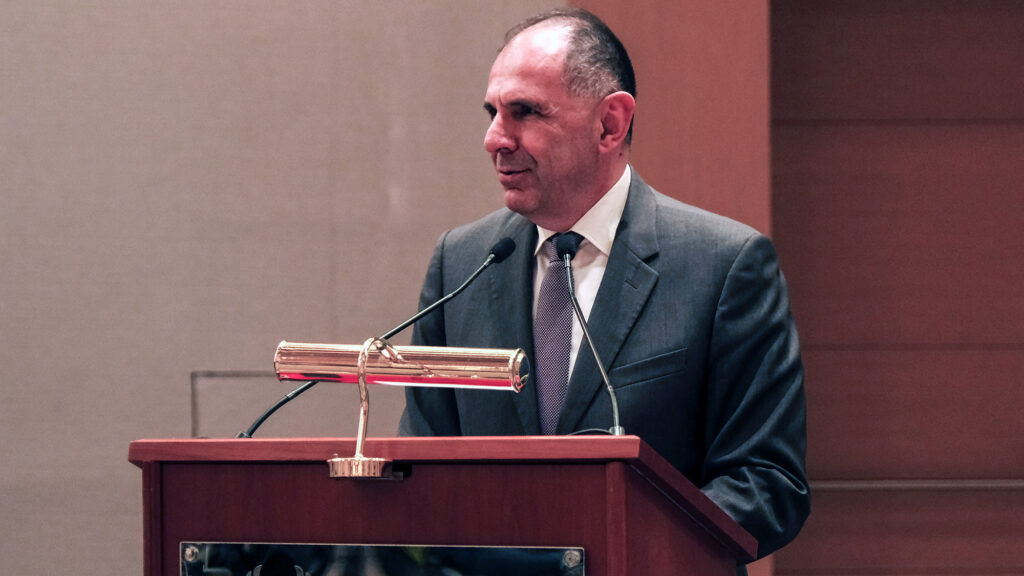 Γεραπετρίτης: Η Ευρώπη οφείλει να υπερασπίζεται τον οικουμενικό ανθρωπισμό