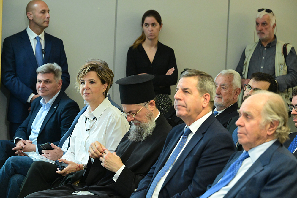 «Η μπαλάντα των Ολυμπιακών Αγώνων»: Πλήθος πολιτικών στην παρουσίαση του βιβλίου από Βενιζέλο, Αγγελοπούλου