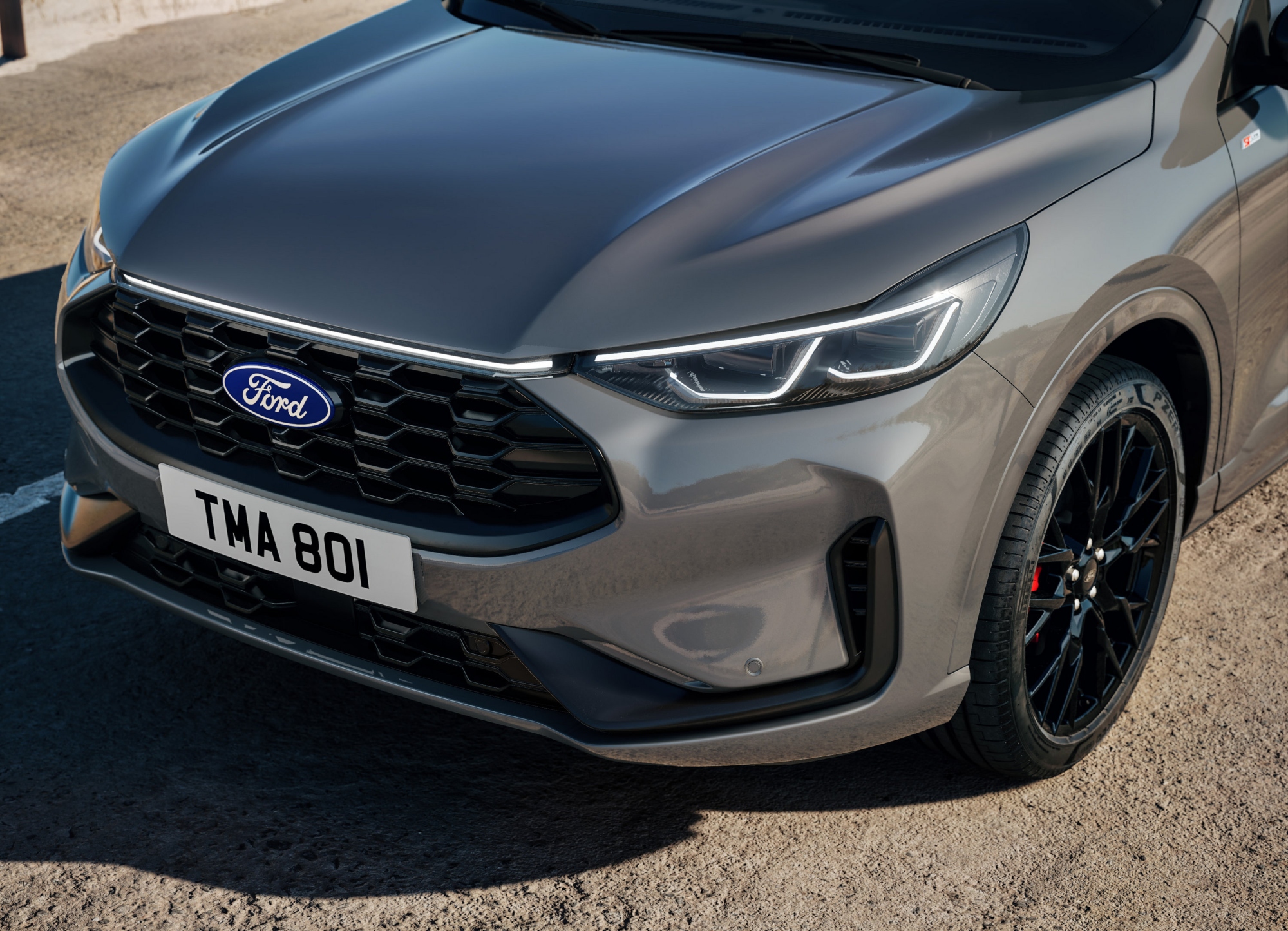 Ford Kuga - Πώς αναβαθμίζεται με το νέο αποκλειστικό πακέτο Black Package