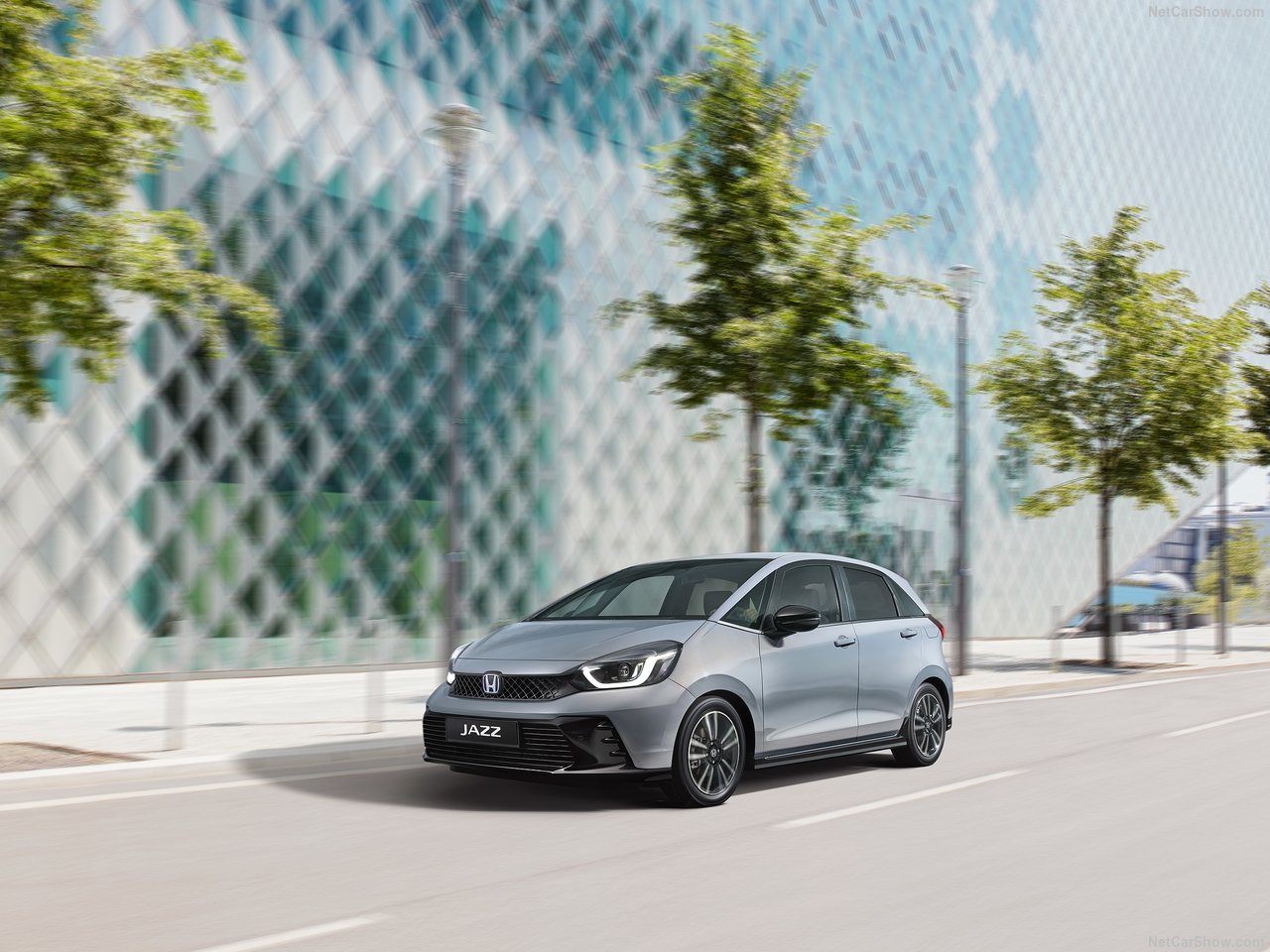 Τα 10 πιο οικονομικά supermini που καίνε τη βενζίνη με το σταγονόμετρο