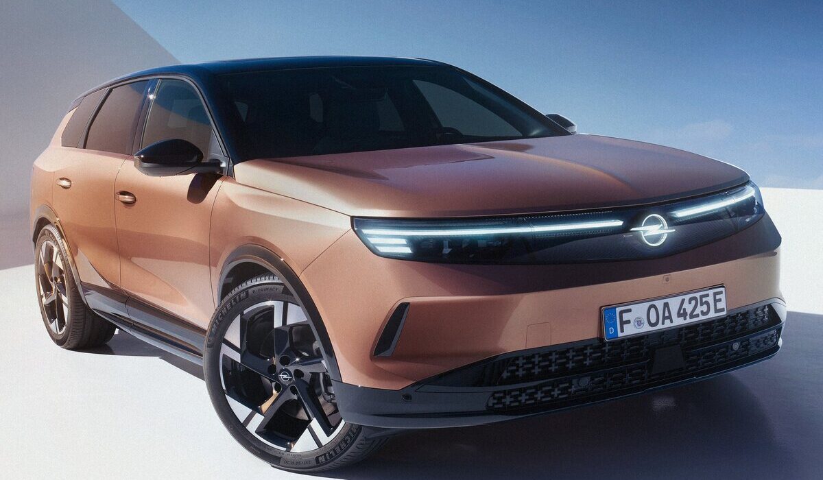 4 οικογενειακά ηλεκτρικά μοντέλα από την Opel – Οι προδιαγραφές και οι αυτονομίες τους