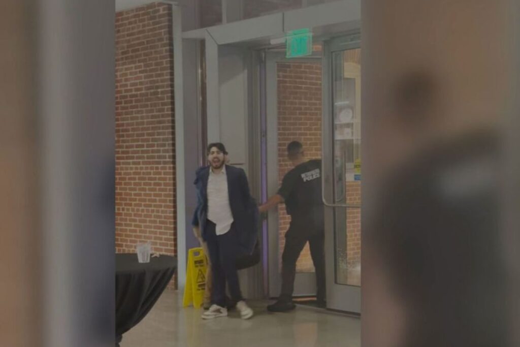 Εβραϊκό Μουσείο: Πέρασαν τον δράστη για θύμα – Φώναζε «καλέστε την αστυνομία»
