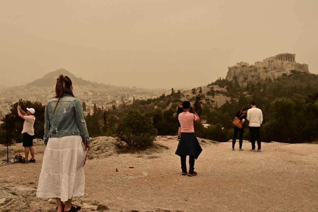 Καιρός Ζέστη Σκόνη