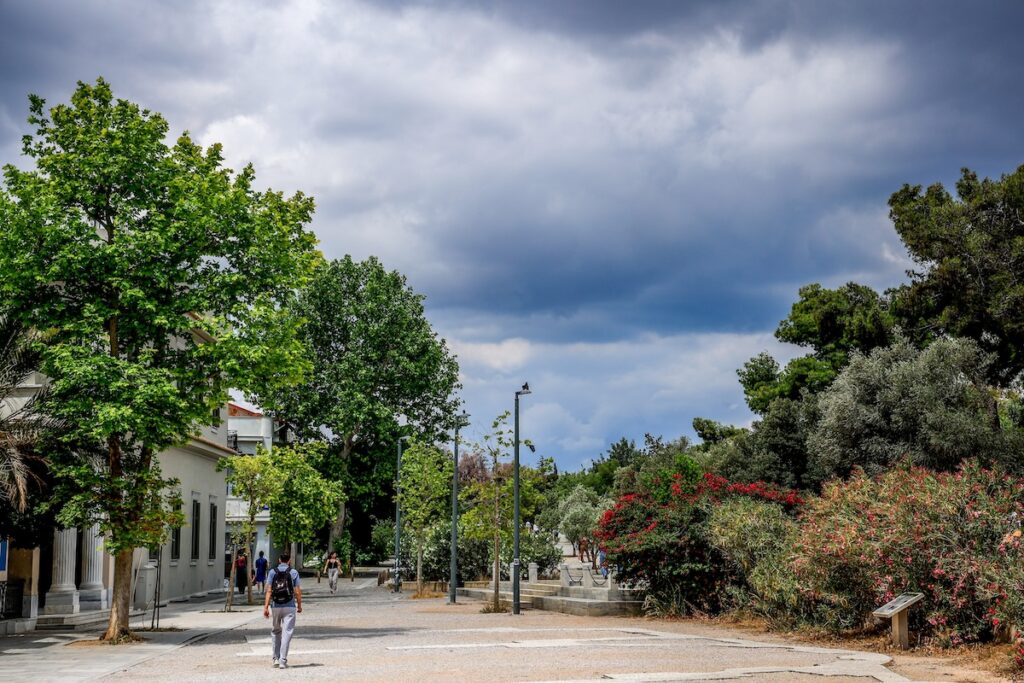 Καιρός Αθήνα Συννεφιά Άνοιξη
