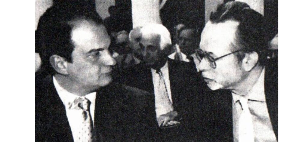 Πώς πείσθηκε ο Καραμανλής για τον «μεσαίο χώρο» και η αντίδραση του Μητσοτάκη: Από το νέο βιβλίο του Γ. Λούλη «Η τέχνη της επικοινωνίας – Μια ζωή σύμβουλος»