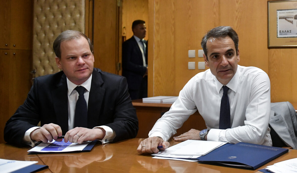 Ο Καραμανλής ανάβει φωτιές στο Μαξίμου – Φόβοι για νέα αναζωπύρωση των Τεμπών