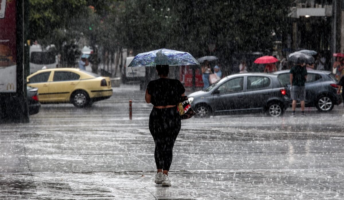 Νέο έκτακτο δελτίο από την ΕΜΥ – Προειδοποιεί για καταιγίδες σε 8 περιοχές τις επόμενες ώρες