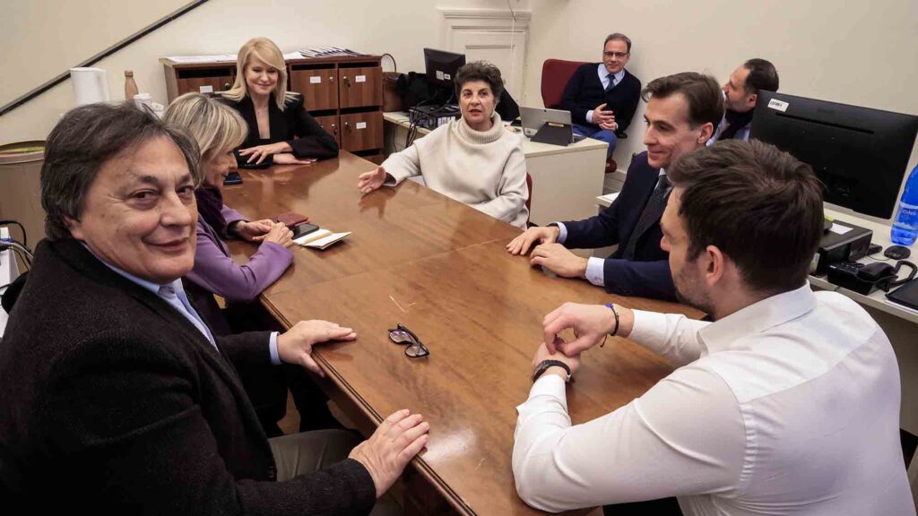 Ο ΣΥΡΙΖΑ βρήκε στήριξη στο… Κίνημα Δημοκρατίας στην πρόταση για την Προανακριτική