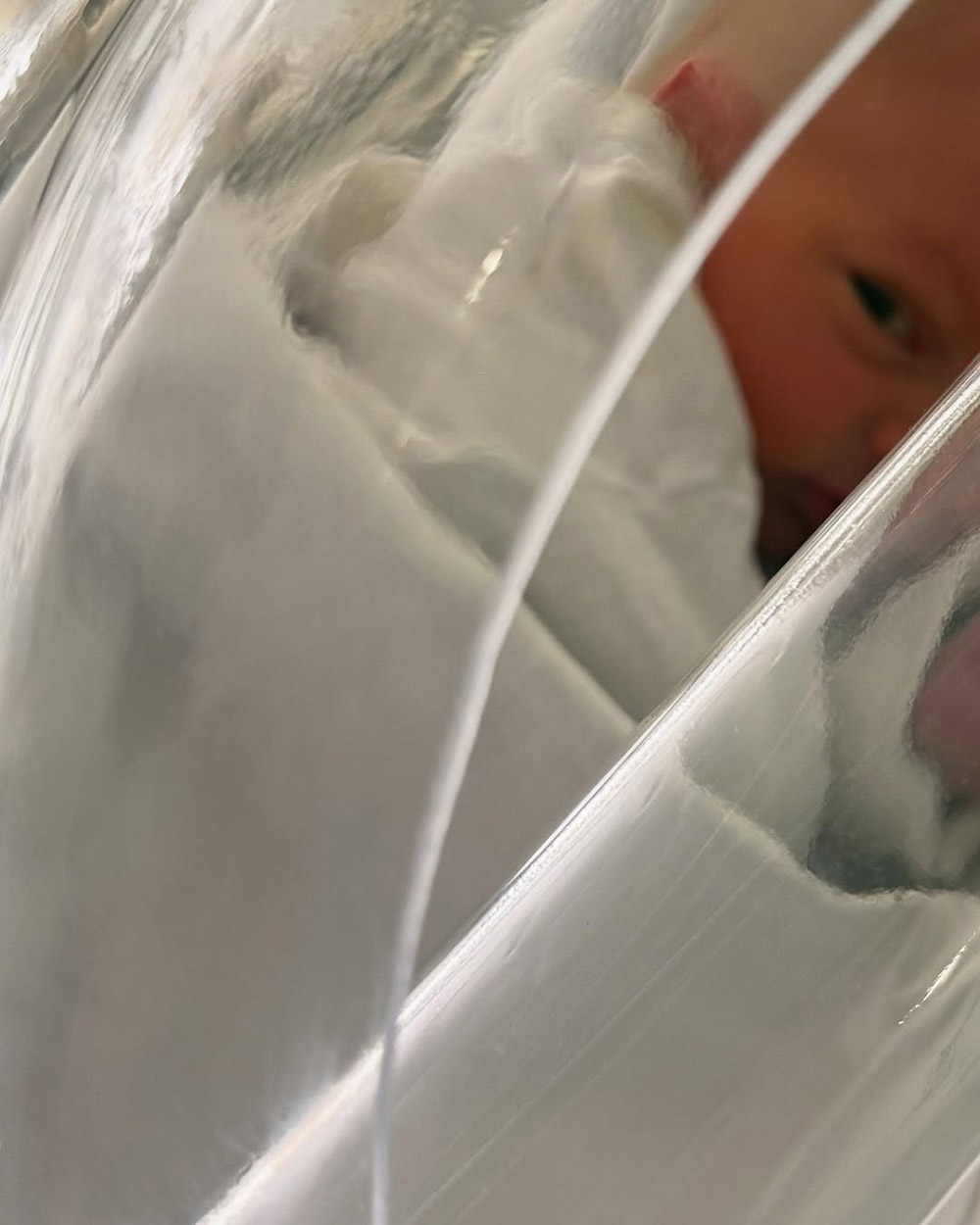 Για δεύτερη φορά μπαμπάς ο Κυρανάκης – Οι φωτογραφίες από το μαιευτήριο