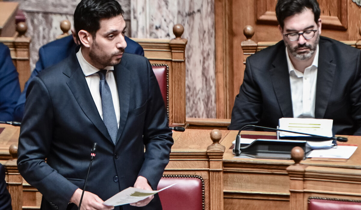 Αμηχανία στο Μαξίμου για την κόντρα Κυρανάκη - ταξί