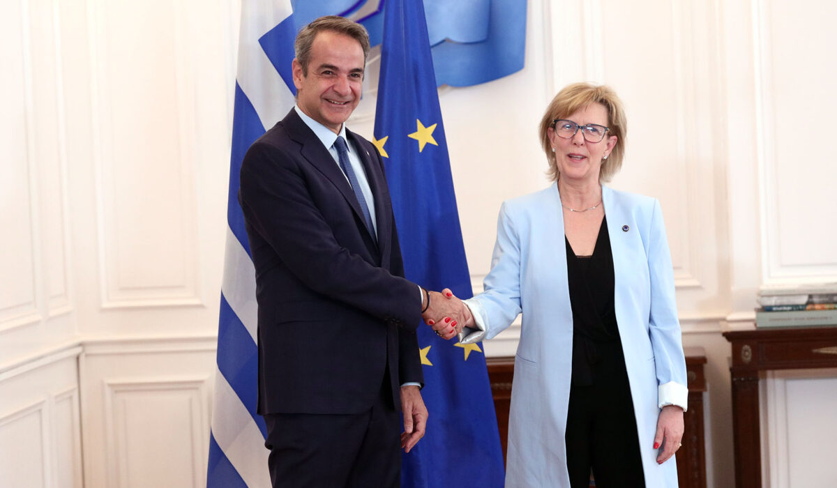 Συνάντηση Μητσοτάκη με την Επίτροπο Χρηματοοικονομικών της ΕΕ: «Αφήσαμε πίσω τα δύσκολα χρόνια»