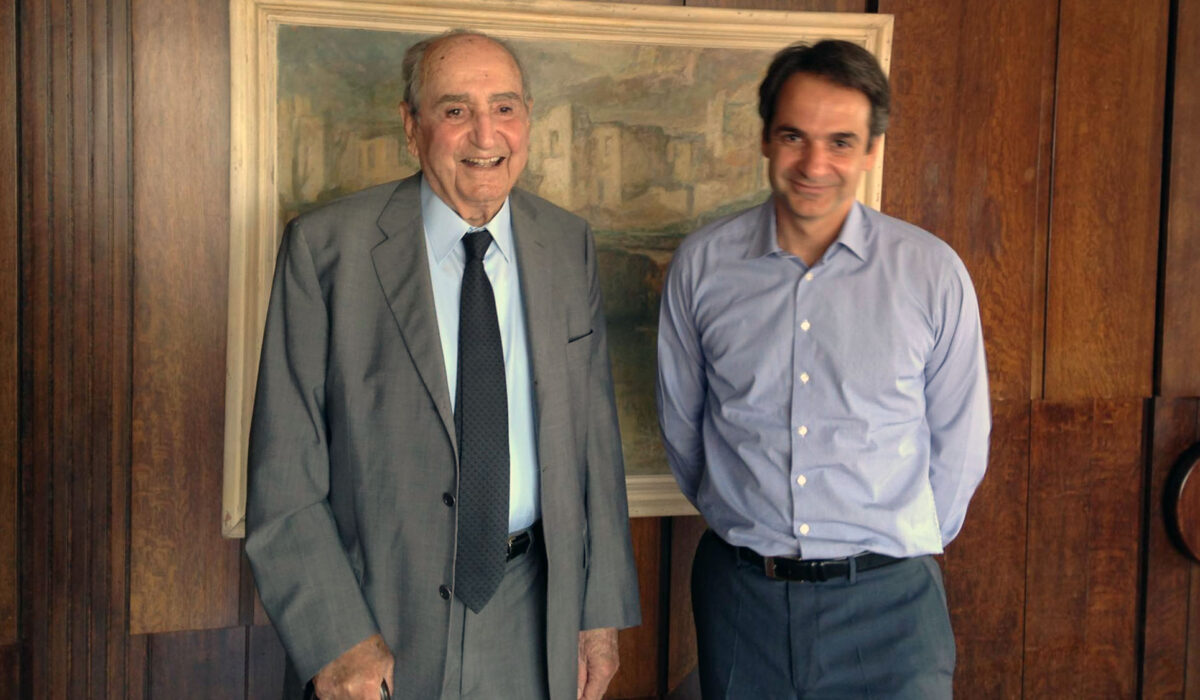Κ. Μητσοτάκης: Η ανάρτηση για τα 8 χρόνια από τον θάνατο του πατέρα του - «Πάντα παρών»