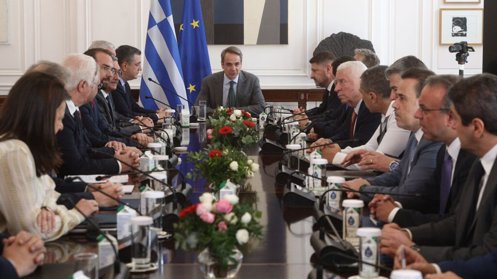 Συνάντηση Μητσοτάκη με τους Περιφερειάρχες