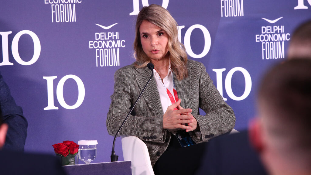 Μιλένα Αποστολάκη: Επίκαιρη ερώτηση για την αλλαγή του τρόπου αποζημίωσης των ασφαλισμένων υγείας