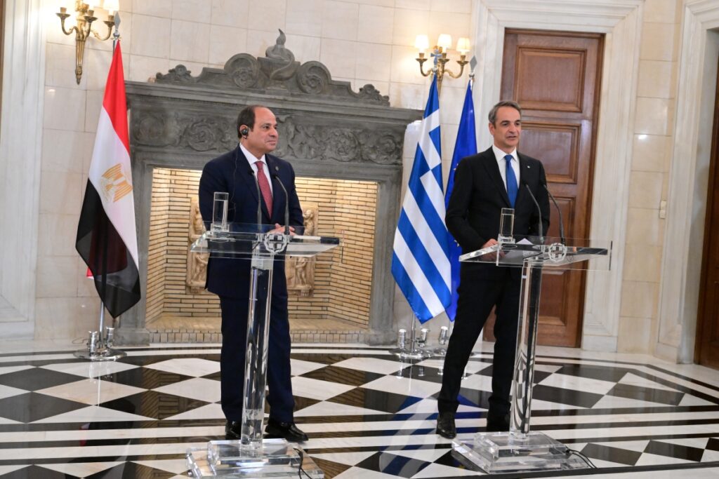 Συνάντηση Μητσοτάκη – Σίσι: Αθήνα και Κάιρο υπέγραψαν διακήρυξη στρατηγικής εταιρικής σχέσης