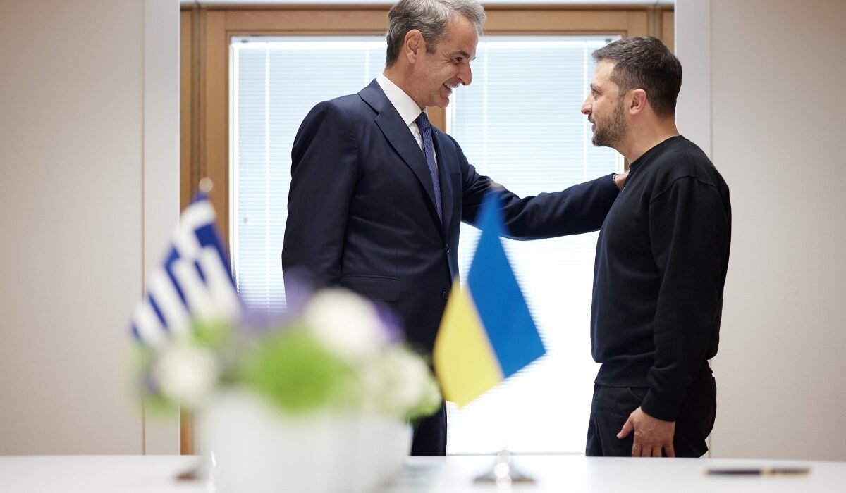 Τηλεφωνική επικοινωνία Μητσοτάκη με Ζελένσκι – Θα πάει στην Οδησσό ο πρωθυπουργός