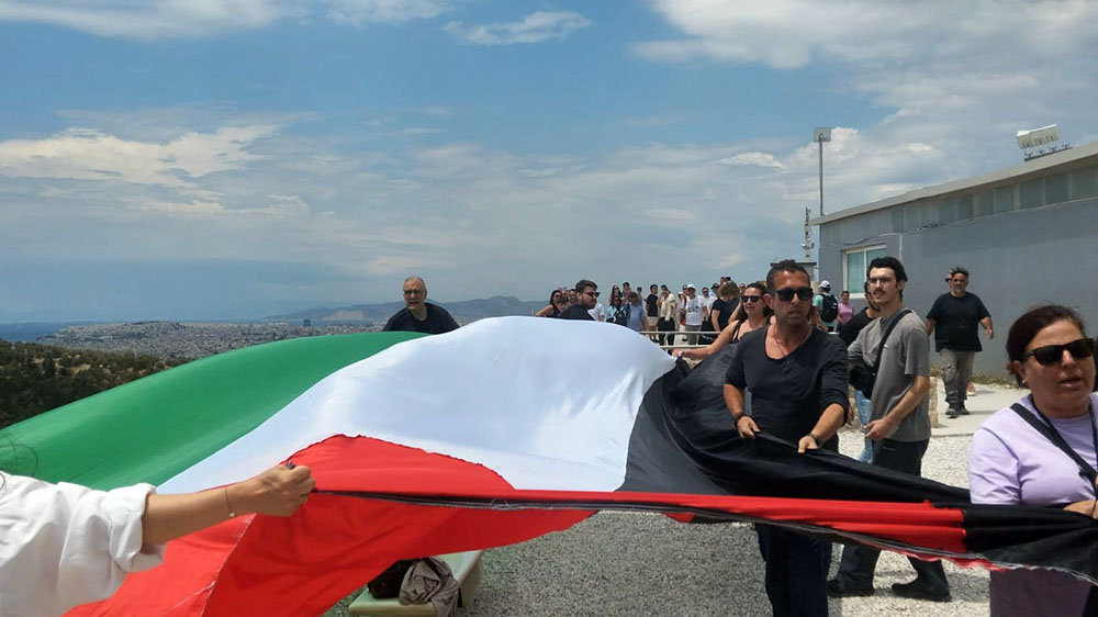 &Pi;&rho;&omicron;&sigma;&alpha;&gamma;&omega;&gamma;ή 15 &mu;&epsilon;&lambda;ώ&nu; &tau;&eta;&sigmaf; &Nu;&epsilon;&omicron;&lambda;&alpha;ί&alpha;&sigmaf; &Nu;έ&alpha;&sigmaf; &Alpha;&rho;&iota;&sigma;&tau;&epsilon;&rho;ά&sigmaf; &pi;&omicron;&upsilon; ύ&psi;&omega;&sigma;&alpha;&nu; &pi;&alpha;&lambda;&alpha;&iota;&sigma;&tau;&iota;&nu;&iota;&alpha;&kappa;ή &sigma;&eta;&mu;&alpha;ί&alpha; &sigma;&tau;&eta;&nu; &Alpha;&kappa;&rho;ό&pi;&omicron;&lambda;&eta;