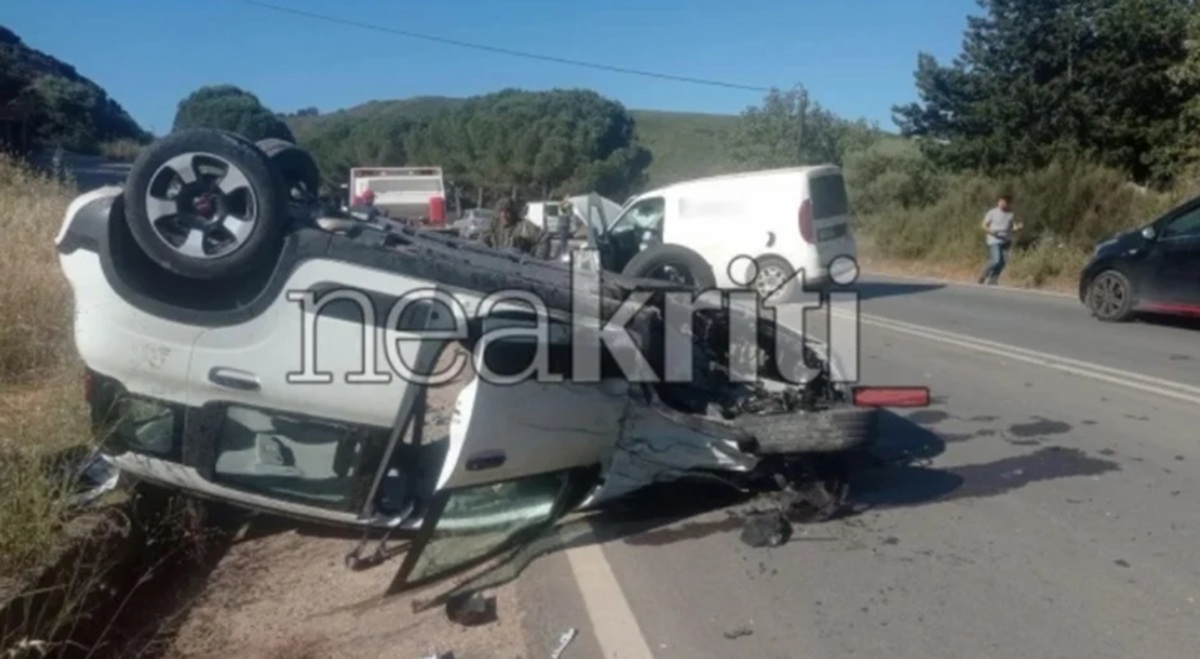 Καραμπόλα τριών οχημάτων στο Ρέθυμνο – Αναποδογύρισε το ένα αυτοκίνητο (εικόνες)