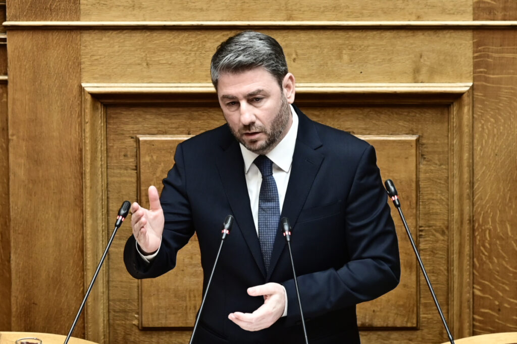 Ο πρόεδρος του ΠΑΣΟΚ, Νίκος Ανδρουλάκης, στη Βουλή