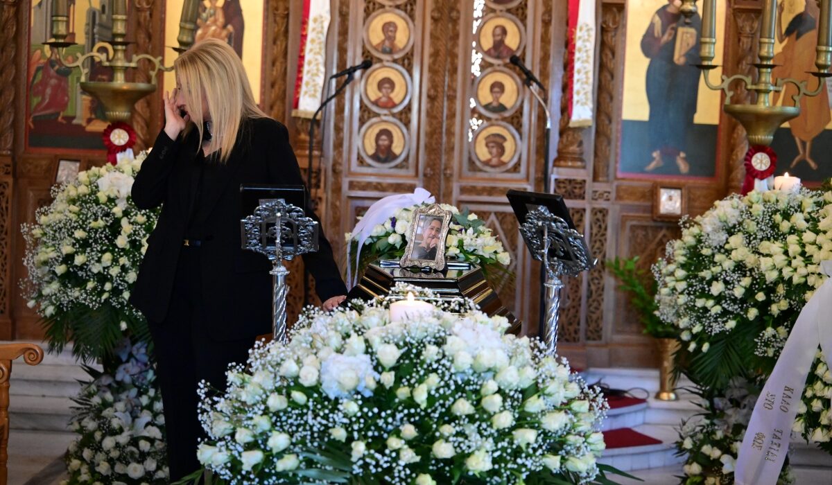 Κηδεύεται ο Νίκος Γαλανός στο Κοιμητήριο Παπάγου