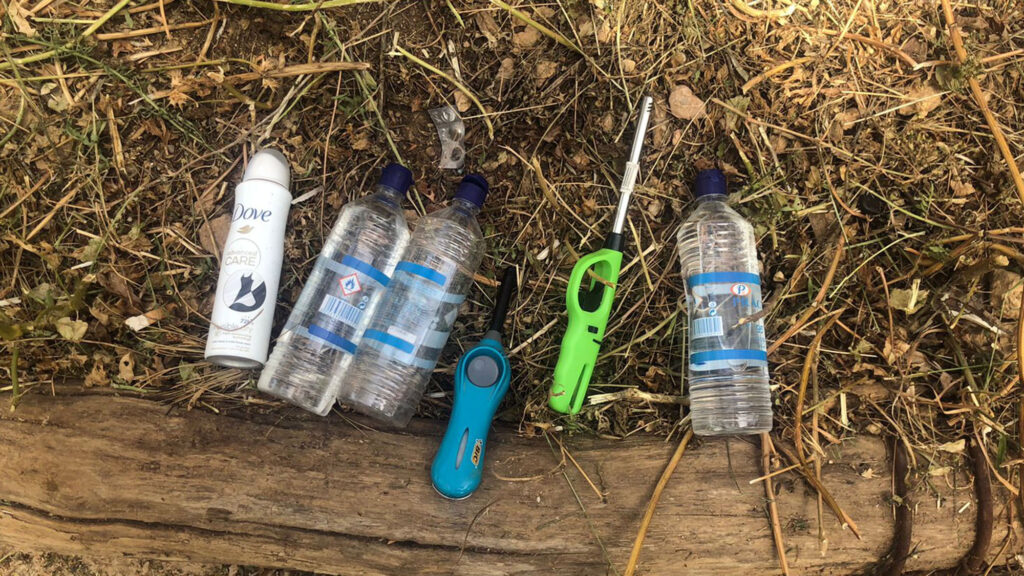 Βρέθηκαν μπουκάλια με οινόπνευμα κι αναπτήρες στον Λόφο του Λυκαβηττού