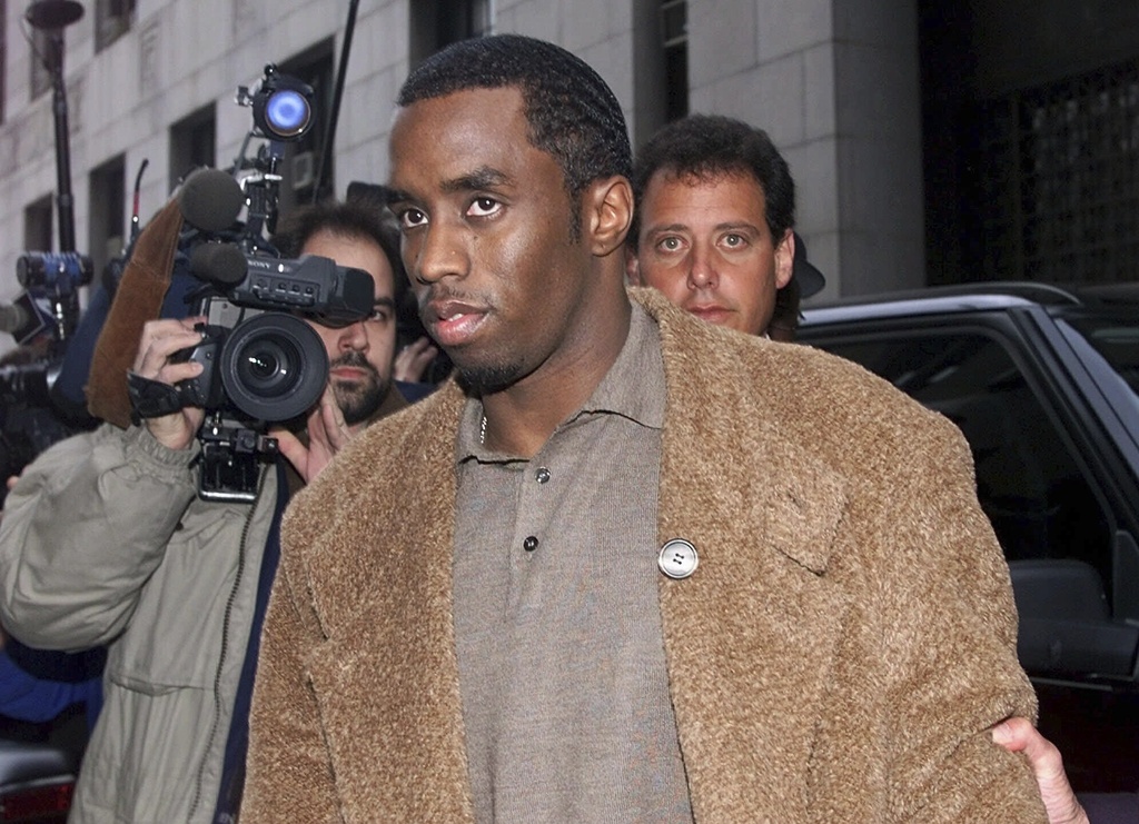 Αποκαλύψεις – σοκ στη δίκη του Diddy: Ανάγκασε συνοδό να κάνει φρικτές πράξεις στη σύντροφό του