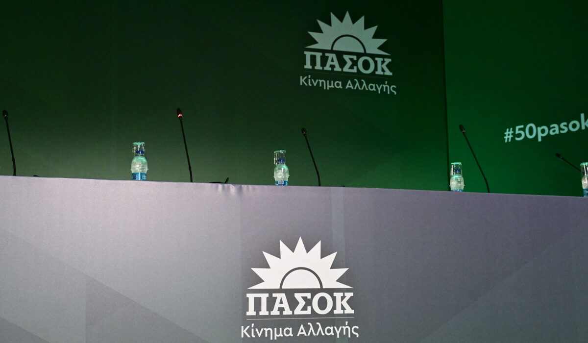 ΠΑΣΟΚ για συνέντευξη Μητσοτάκη: Παραπέμπει τον Καραμανλή για τα μάτια του κόσμου